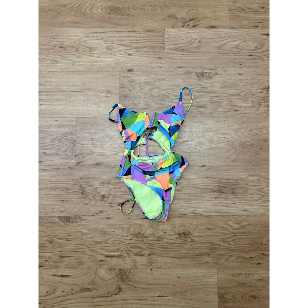 No Boundaries Colorblock Cutout One-Piece Swimsuit